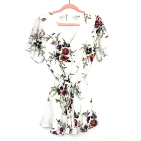 Davi & Dani Floral Belted V-Neck Front Snap Romper- Size S
