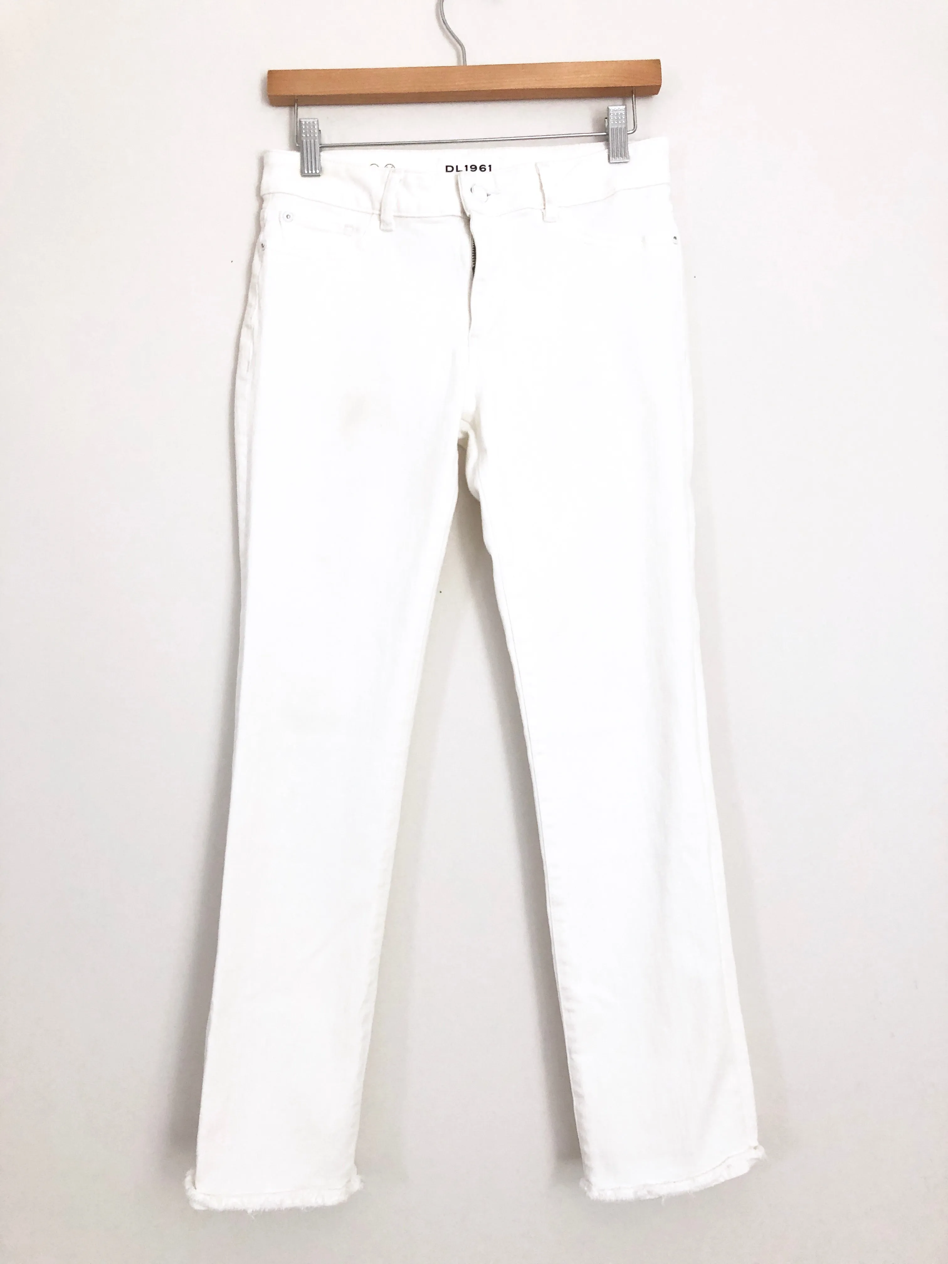 DL1961 White Mara Straight Ankle- Size 27 (Inseam 27”)