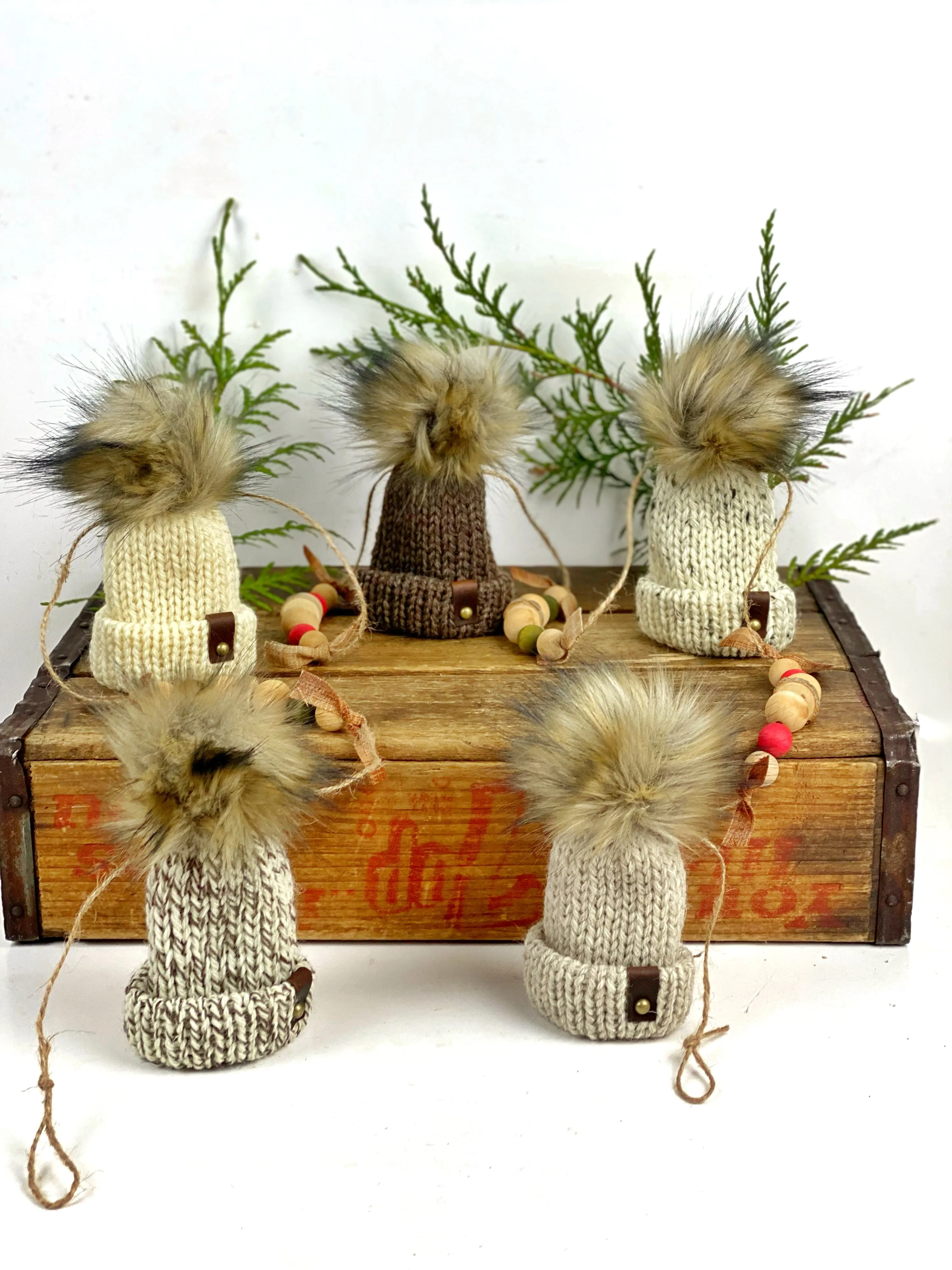 Fishermens Wool Mini Knit Hat Ornament Garland, Folded Brim Tiny Hat Ornaments, Miniature Beanie Christmas Garland Decor, Holiday Decorations