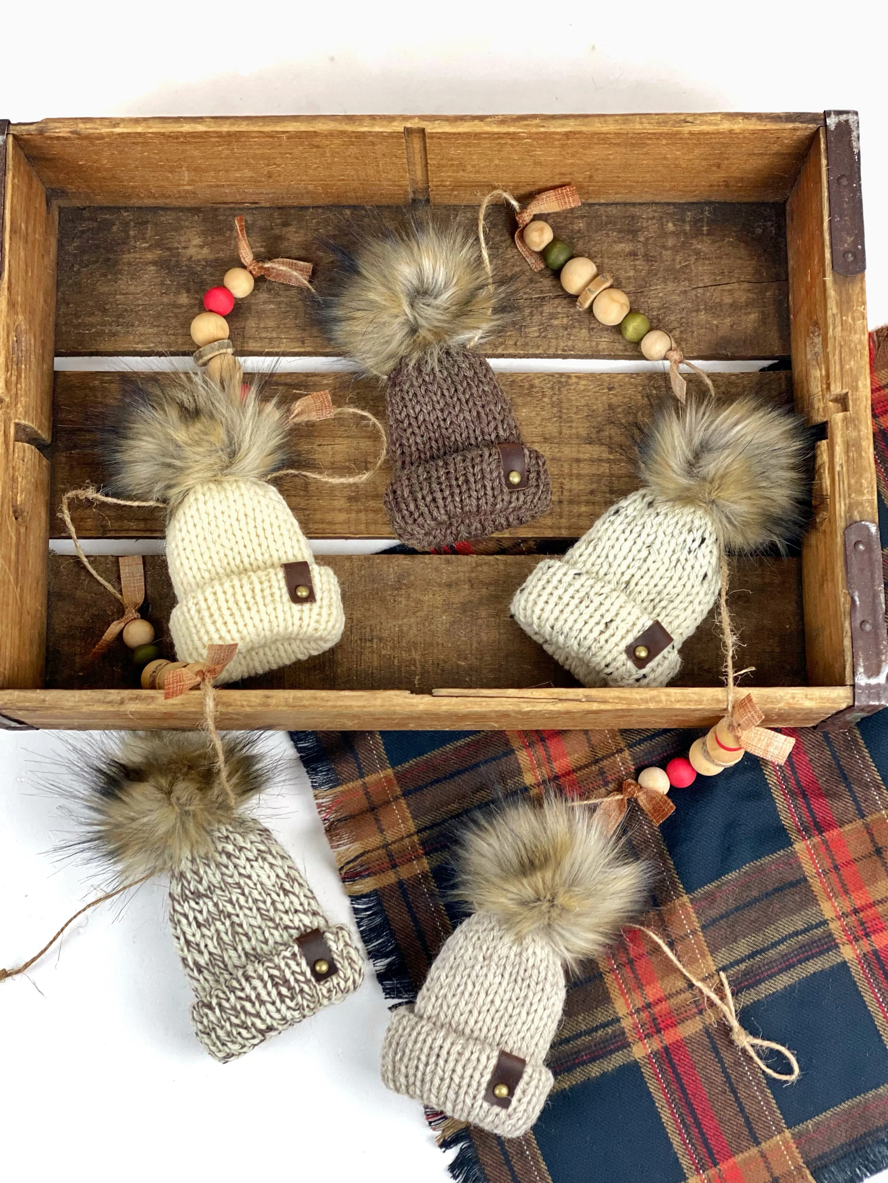 Fishermens Wool Mini Knit Hat Ornament Garland, Folded Brim Tiny Hat Ornaments, Miniature Beanie Christmas Garland Decor, Holiday Decorations