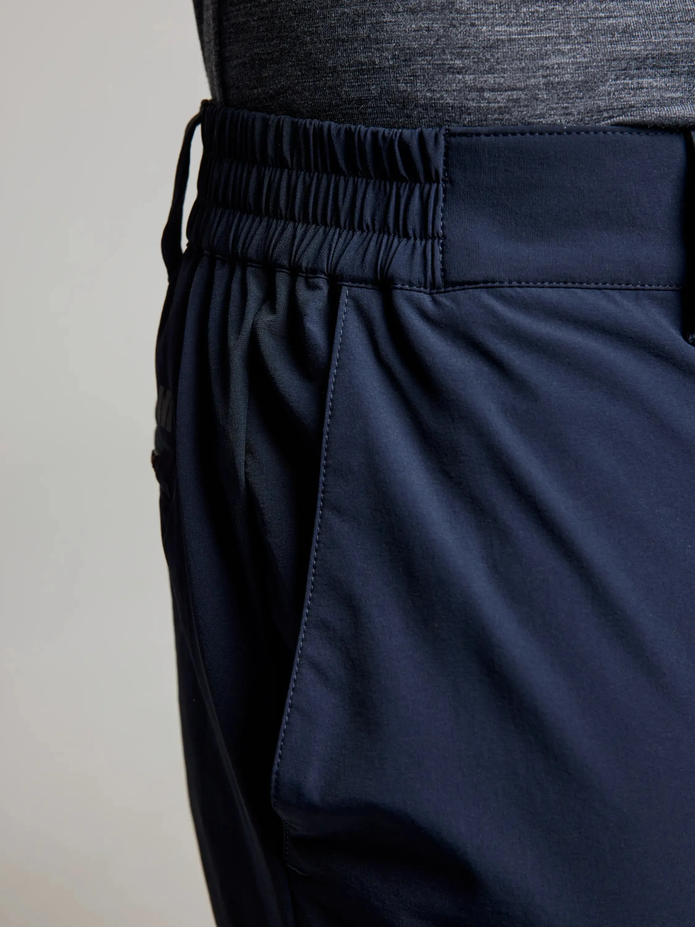 TECH CHINO PANT