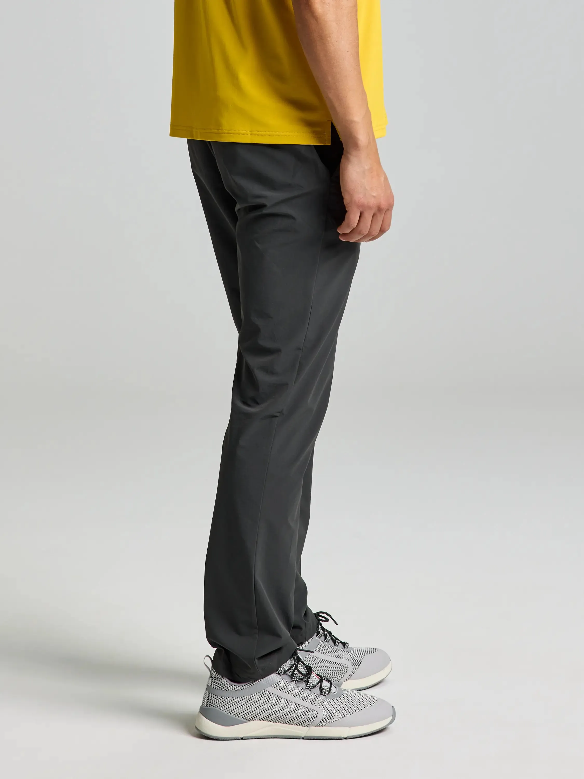 TECH CHINO PANT
